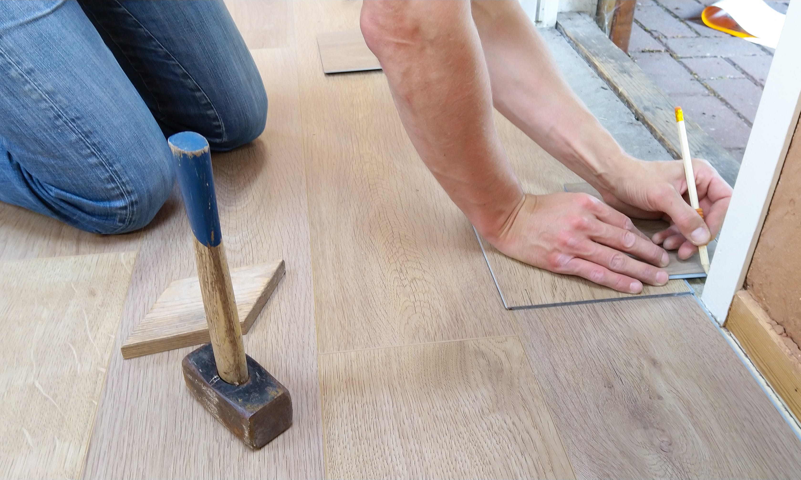 Step-by-Step Guide: Installing Your Own Laminate Flooring